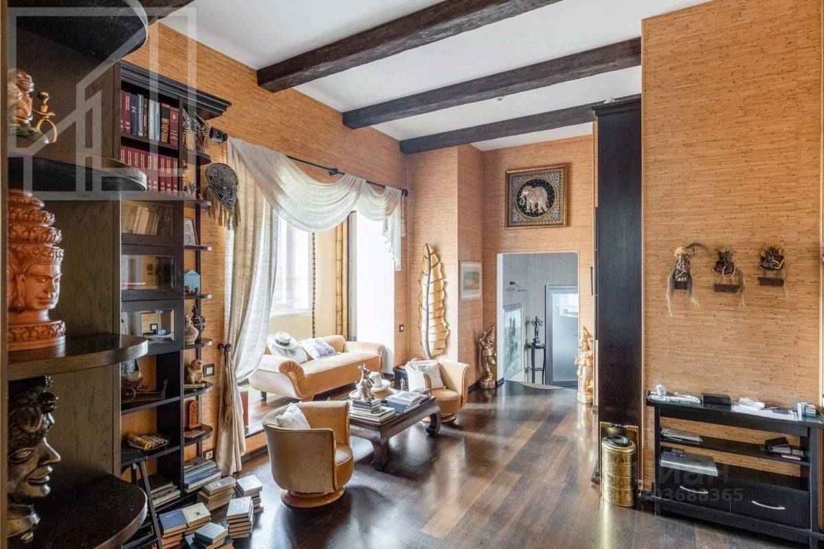 4-комнатная квартира, 300 м² — фотография 2
