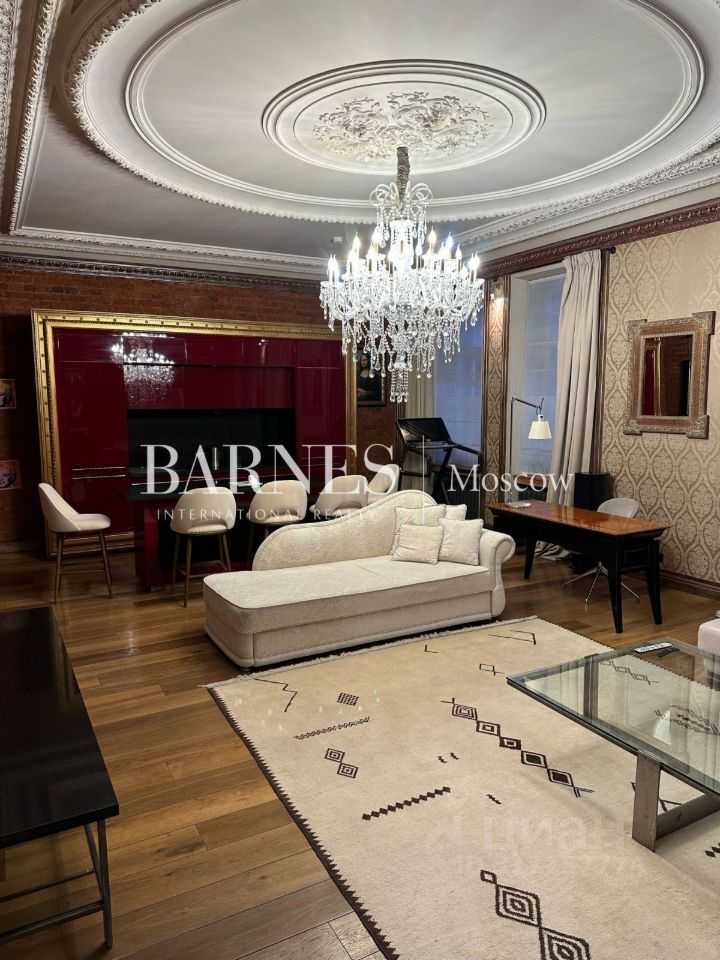 2-комнатная квартира, 105 м² — фотография 2