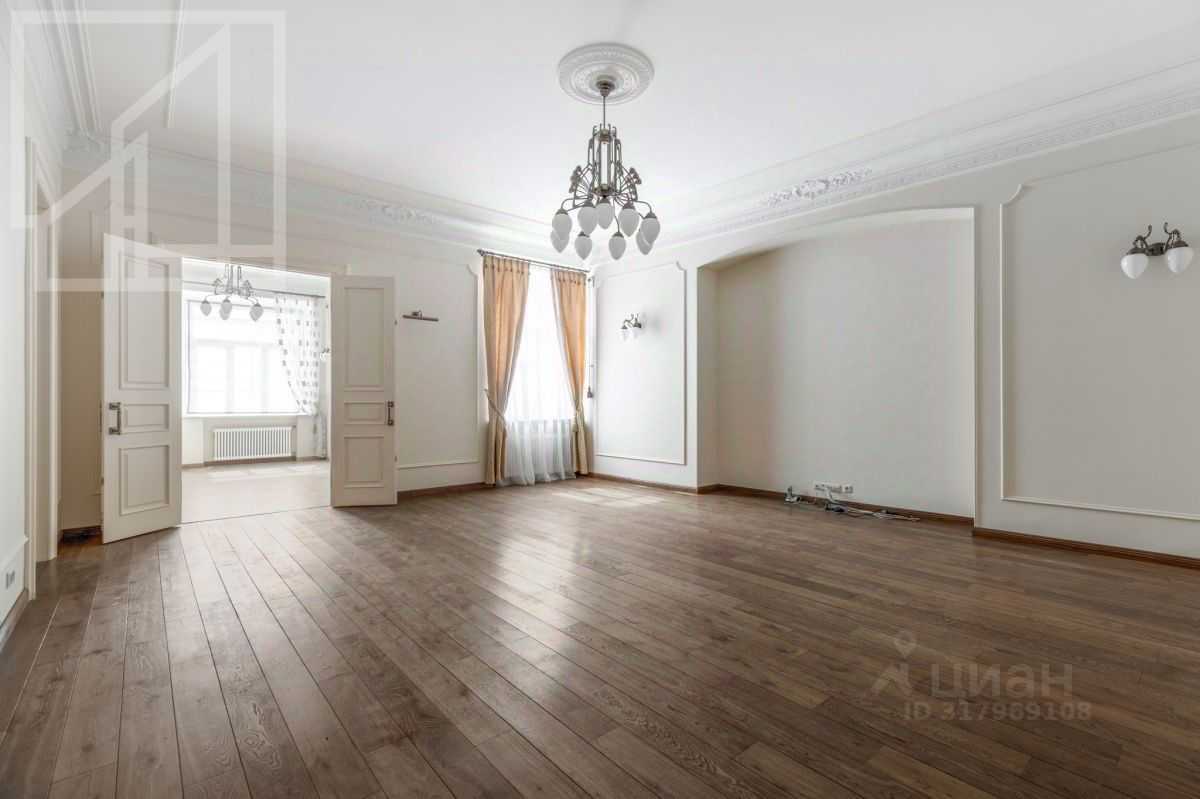 4-комнатная квартира, 160 м²
