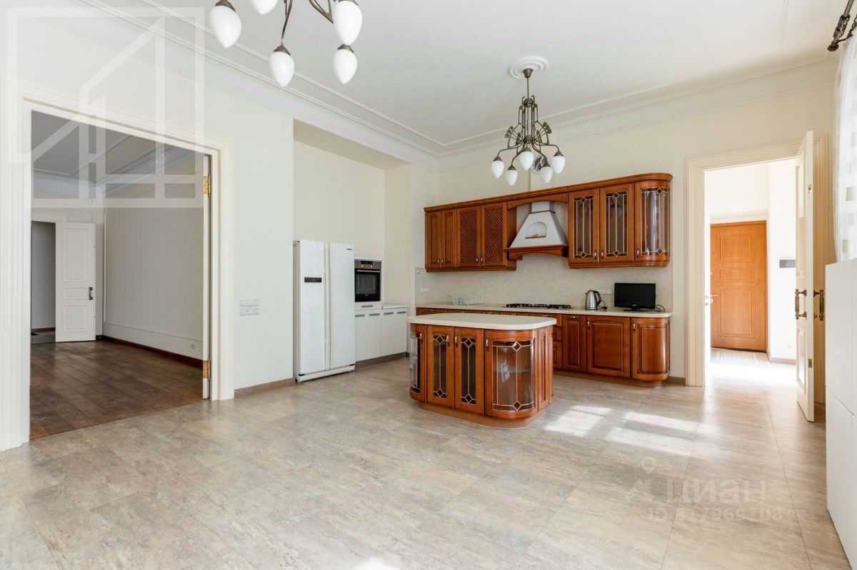 4-комнатная квартира, 160 м² — фотография 2