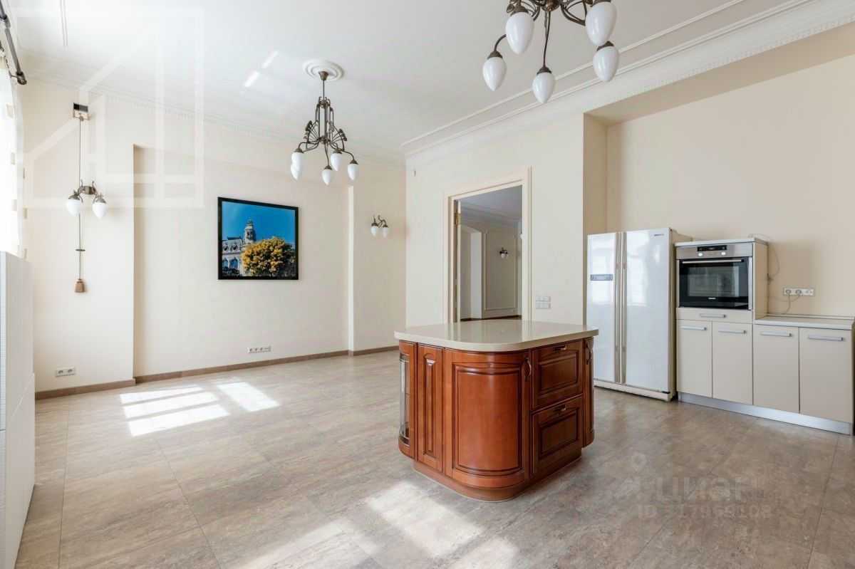 4-комнатная квартира, 160 м² — фотография 3