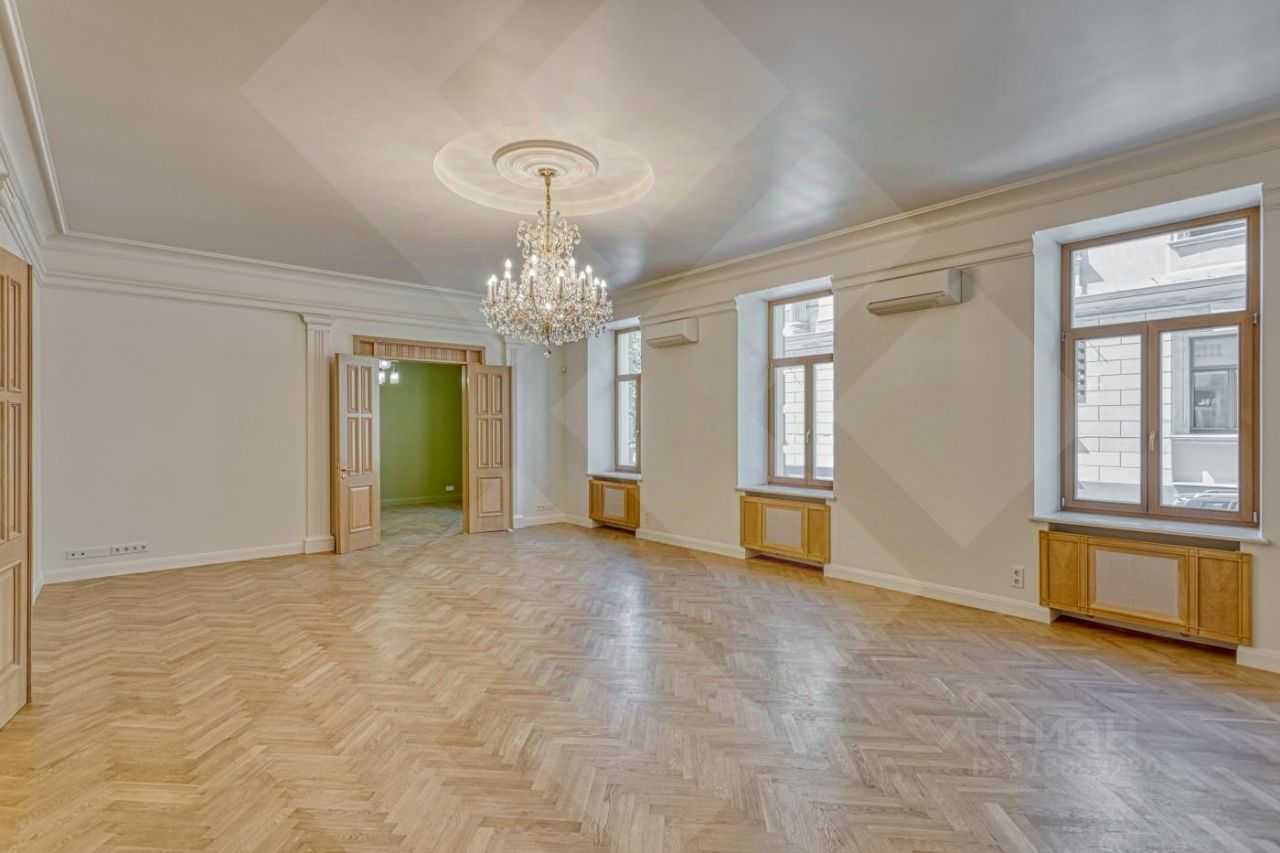 5-комнатная квартира, 219 м²