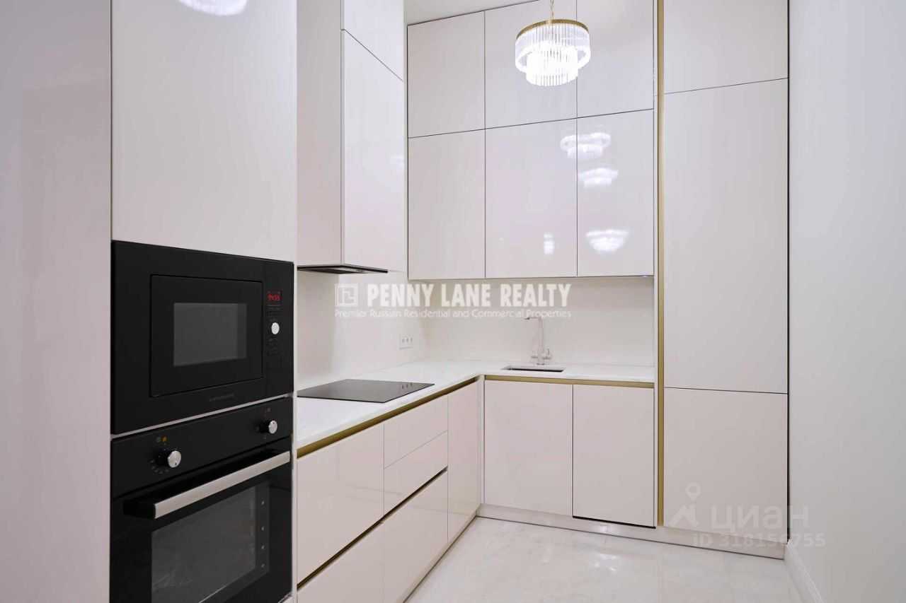 5-комнатная квартира, 220 м²