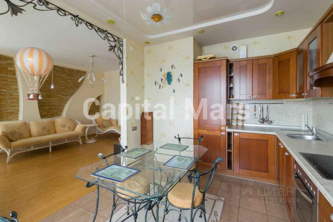 4-комнатная квартира, 130 м² — фотография 2