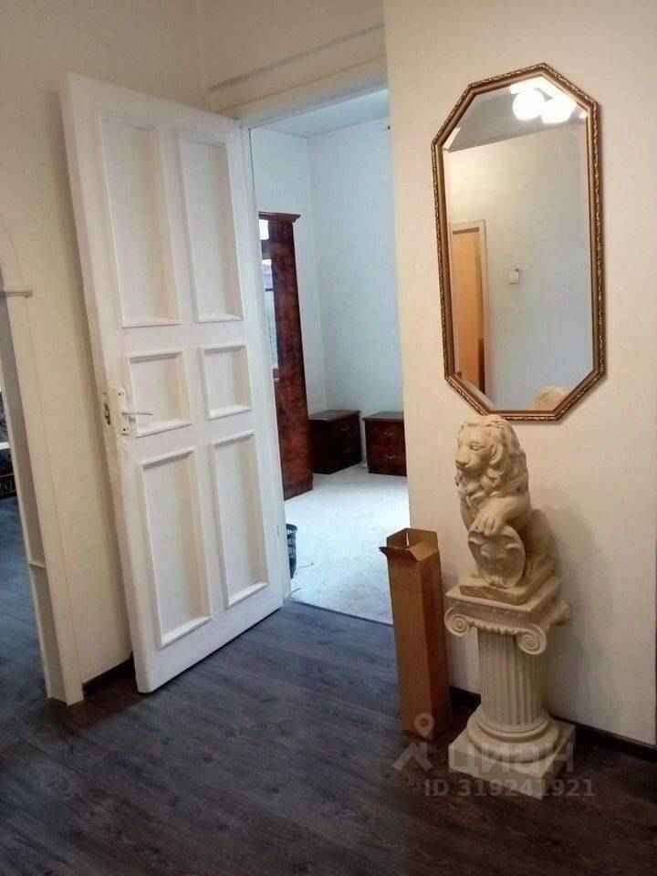 2-комнатная квартира, 64 м² — фотография 3