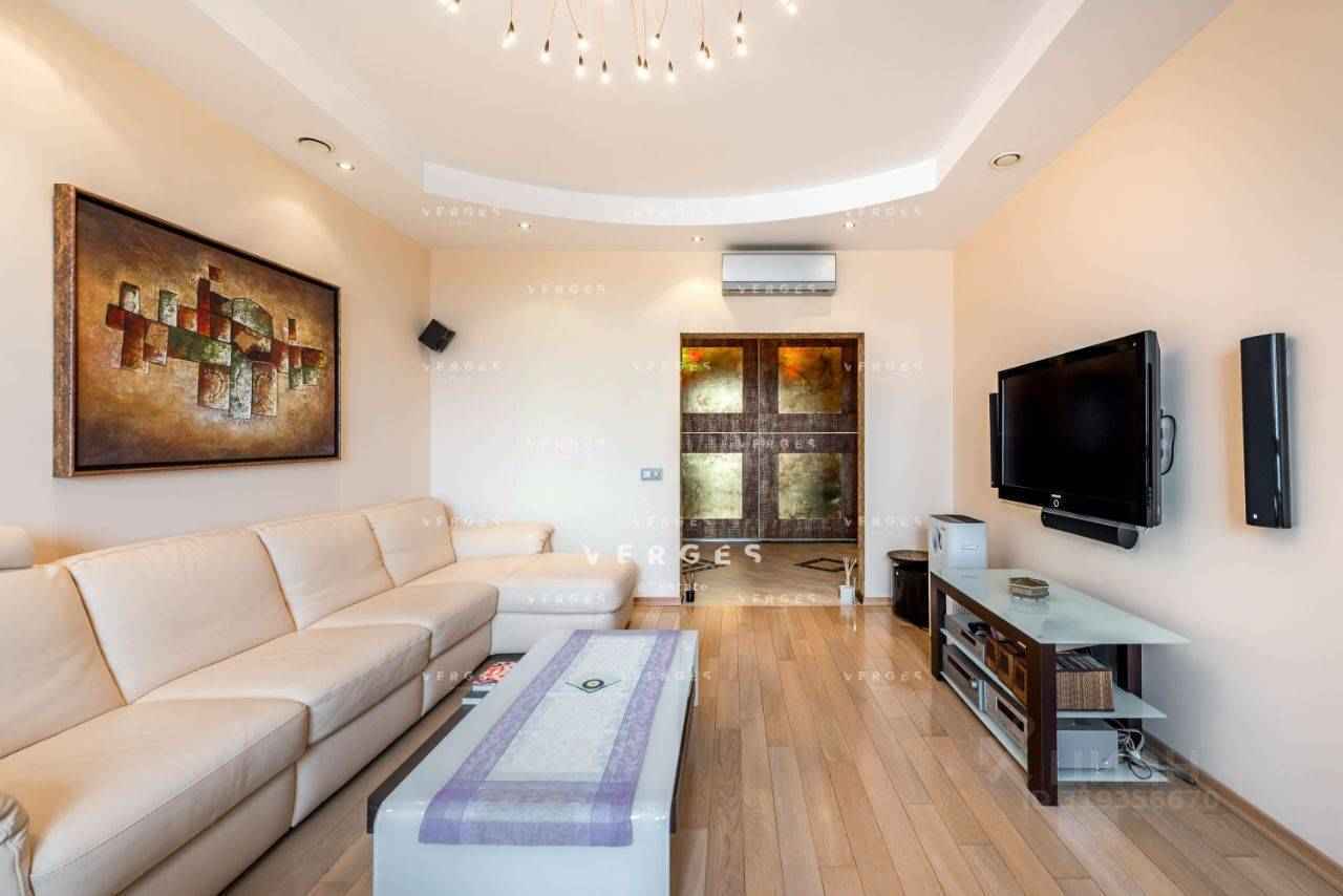 4-комнатная квартира, 138 м² — фотография 2