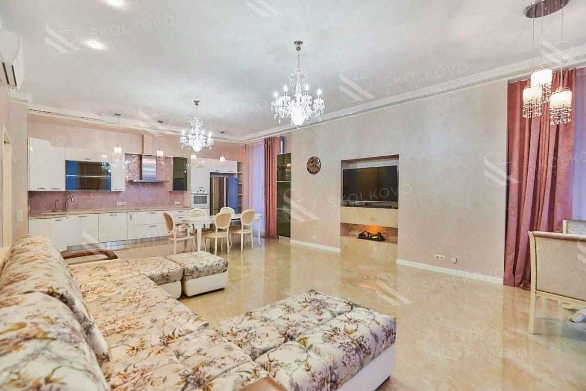 5-комнатная квартира, 230 м²