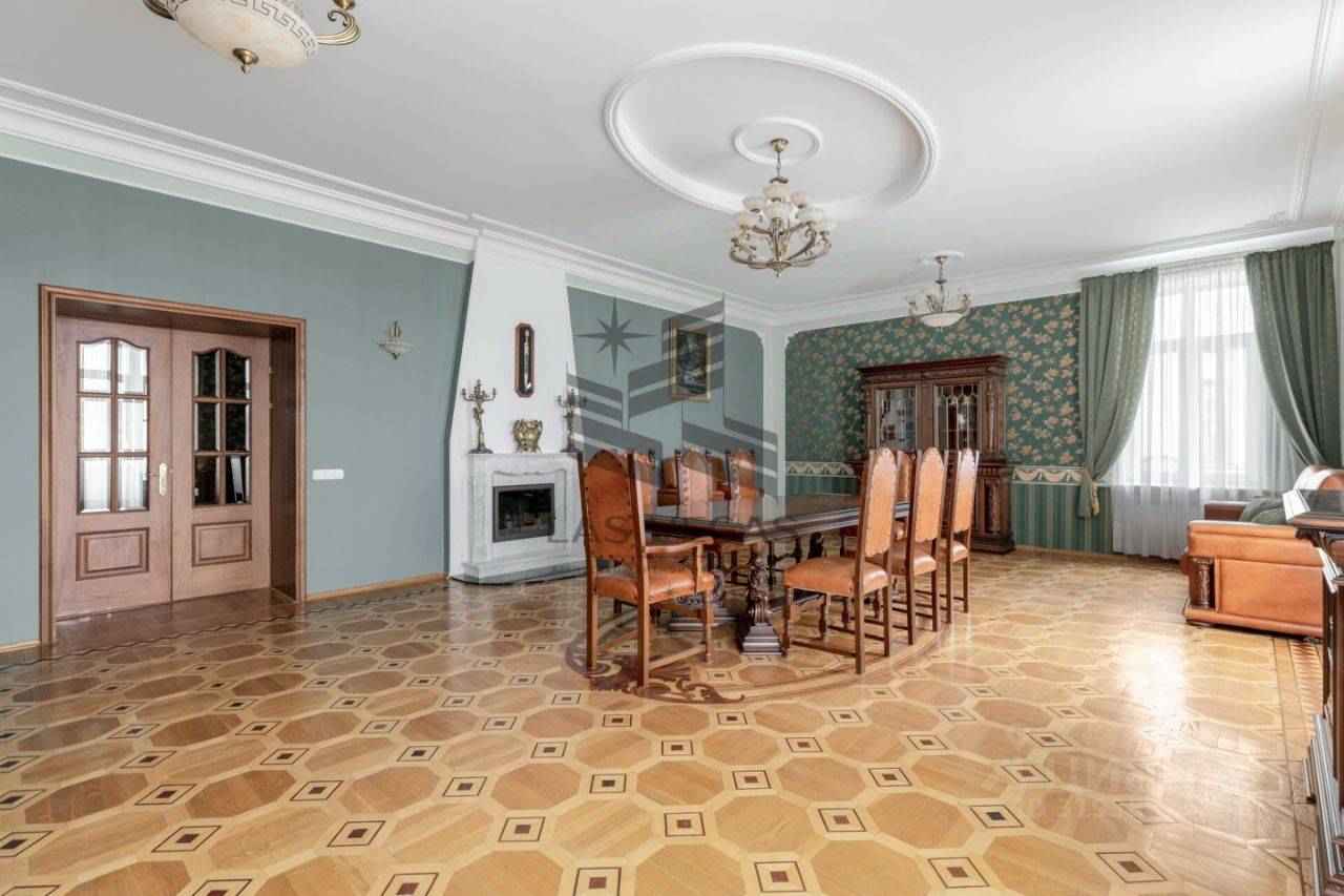 4-комнатная квартира, 165 м²