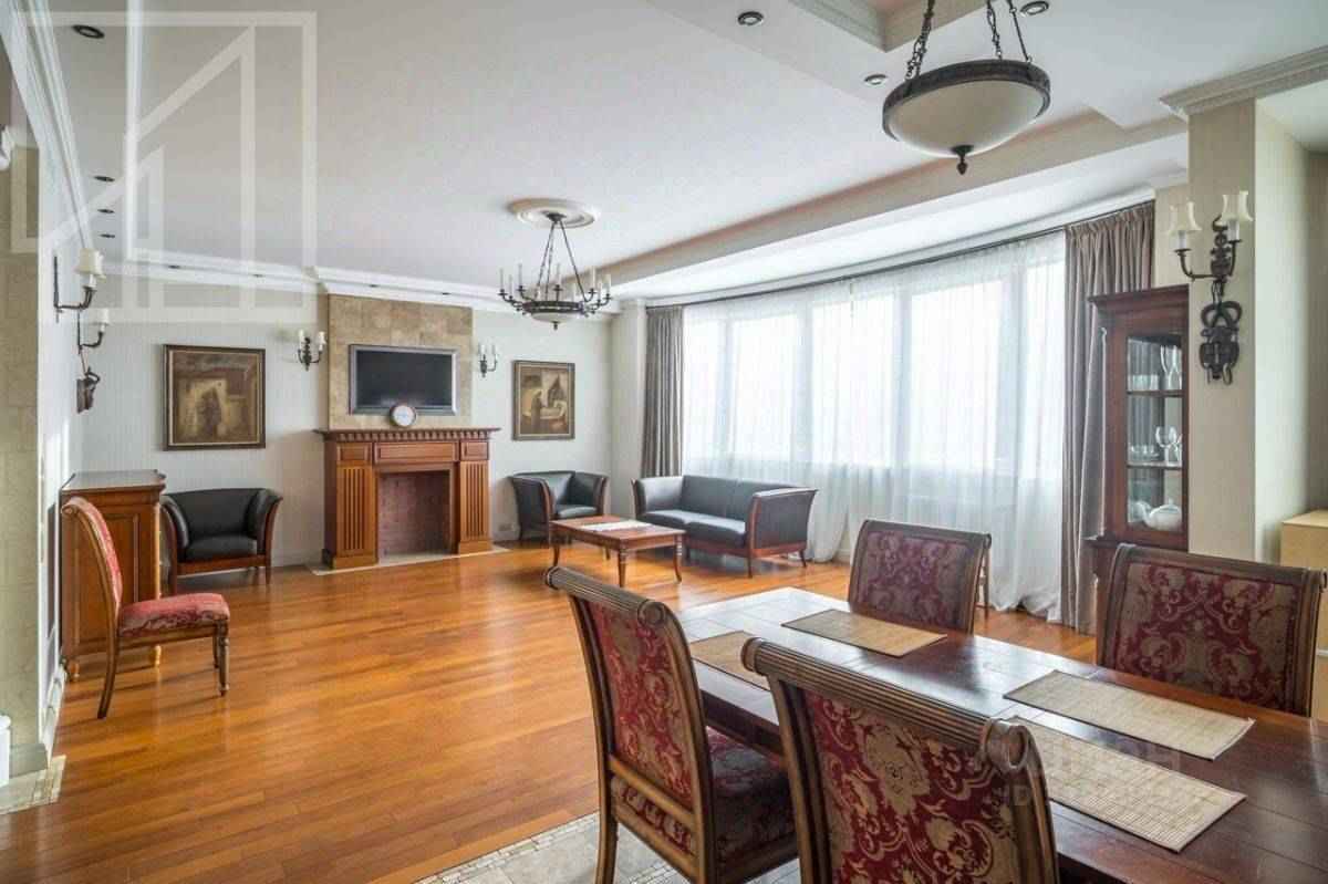 3-комнатная квартира, 144 м²