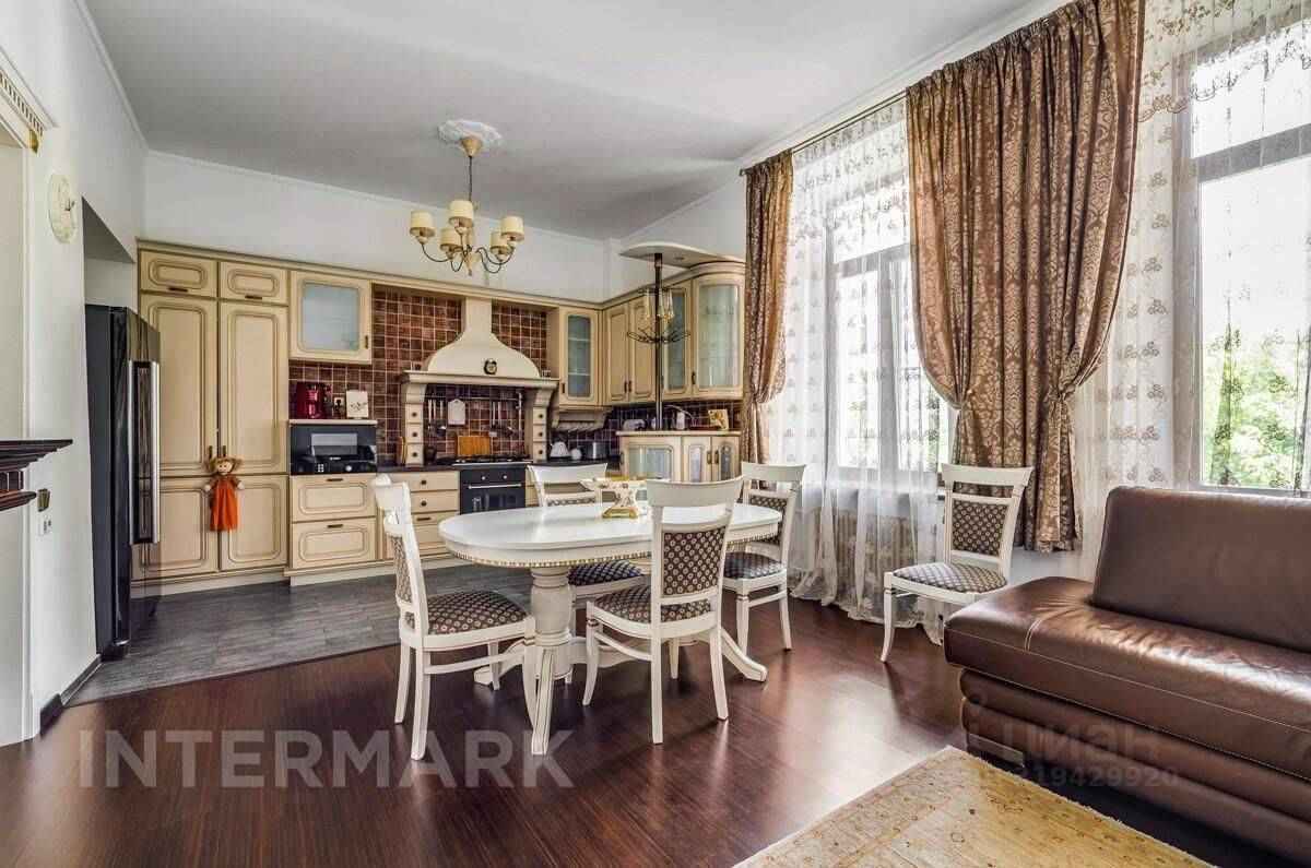 4-комнатная квартира, 134 м² — фотография 2