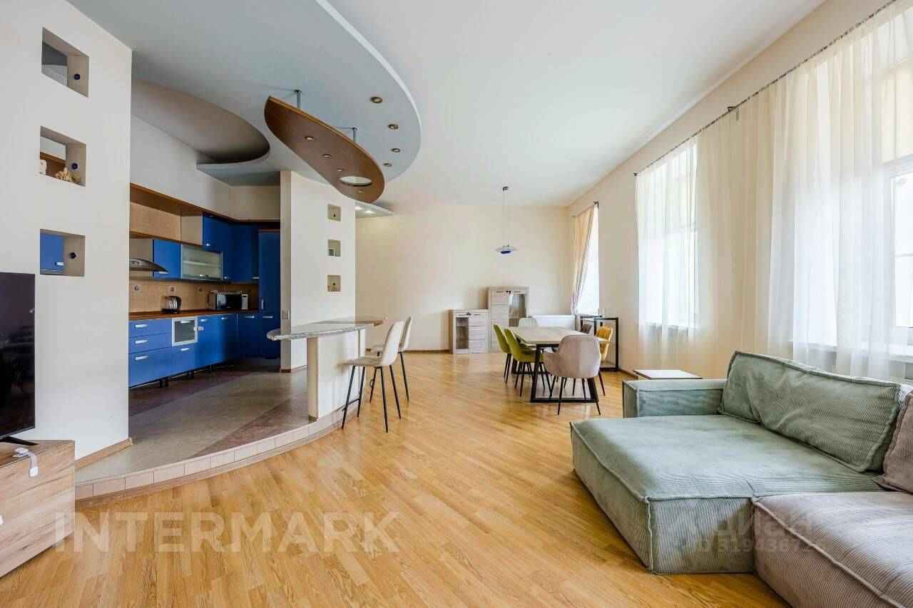 4-комнатная квартира, 180 м²