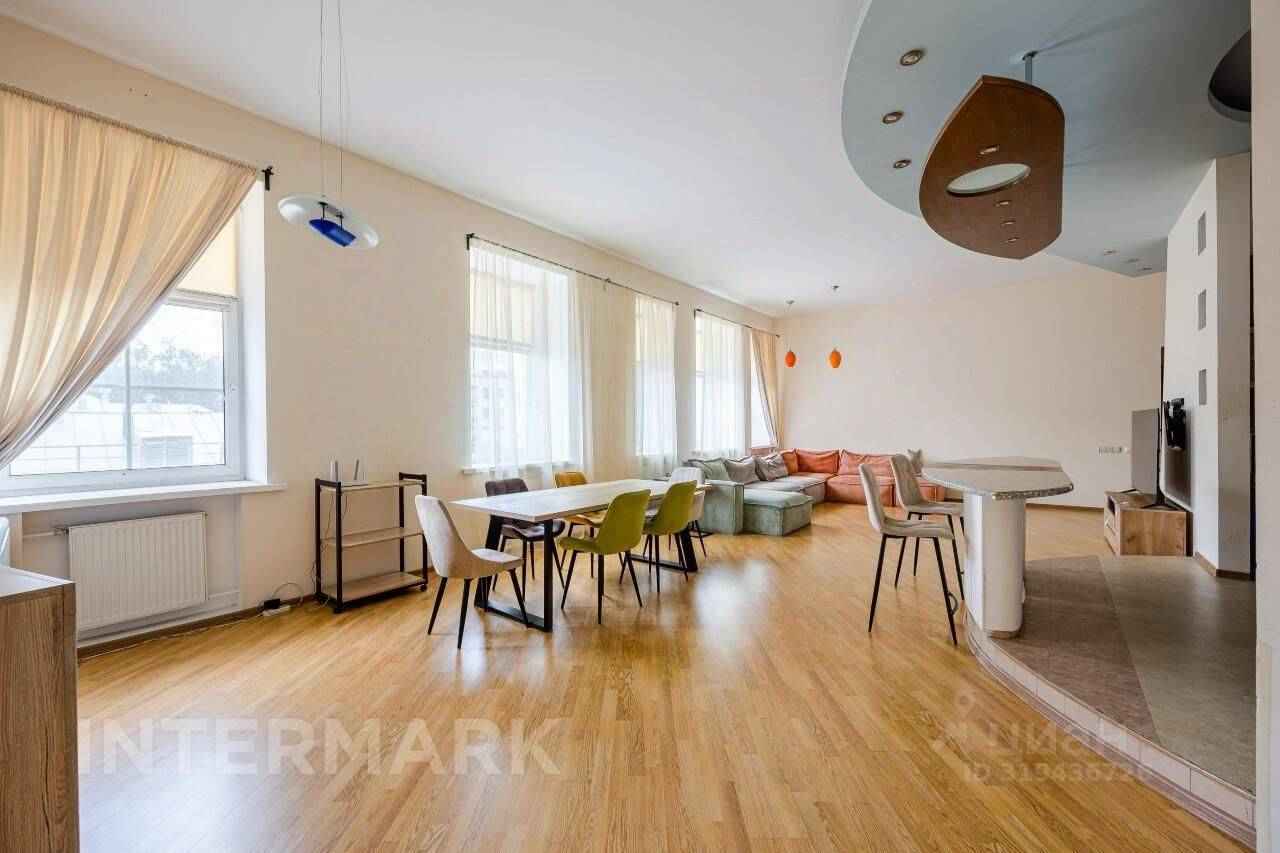 4-комнатная квартира, 180 м² — фотография 3