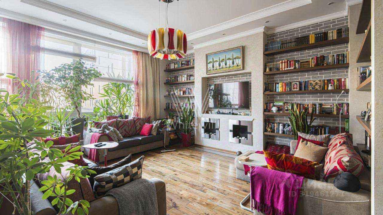 5-комнатная квартира, 200 м²