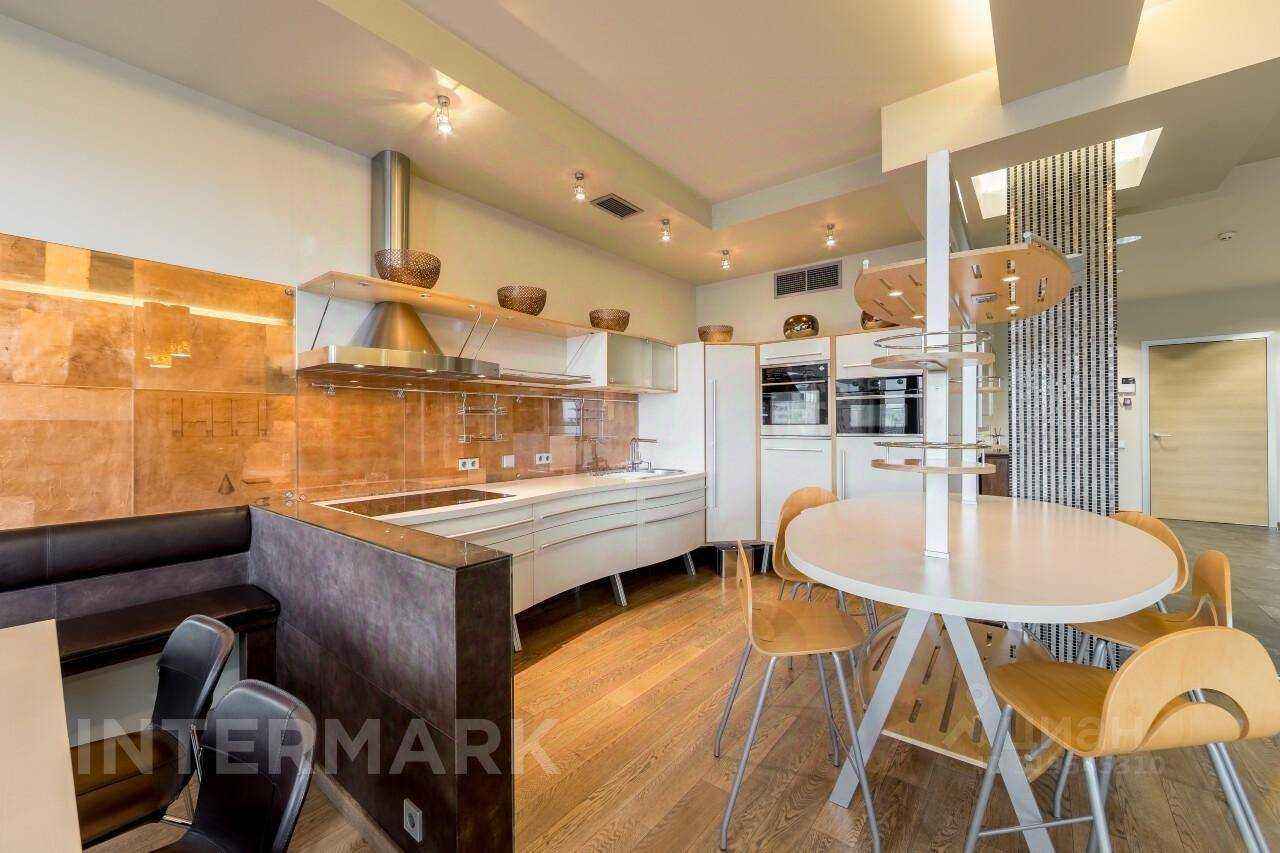 4-комнатная квартира, 178 м² — фотография 3