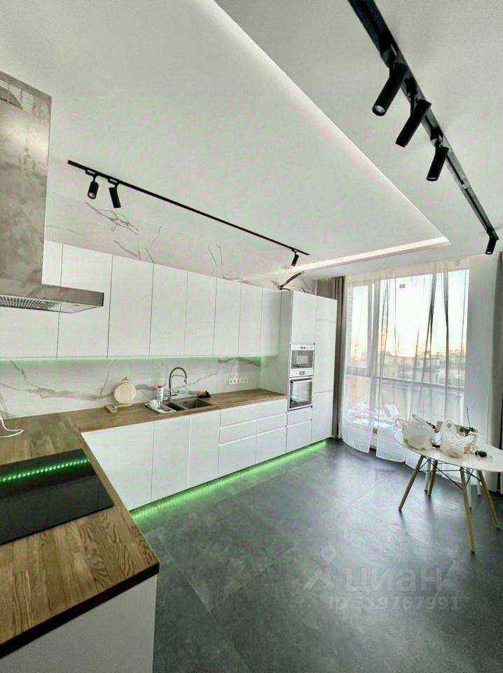 4-комнатная квартира, 140 м²