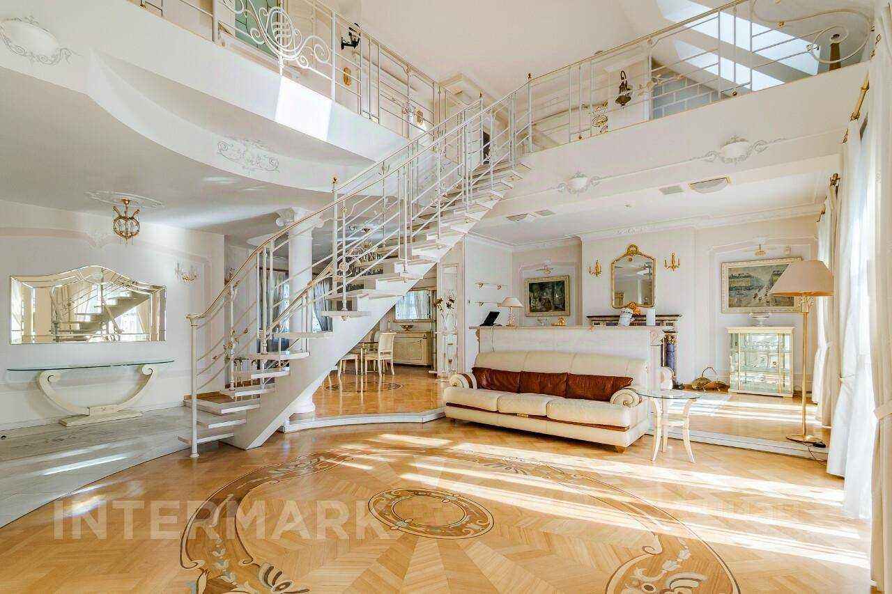 4-комнатная квартира, 219 м²