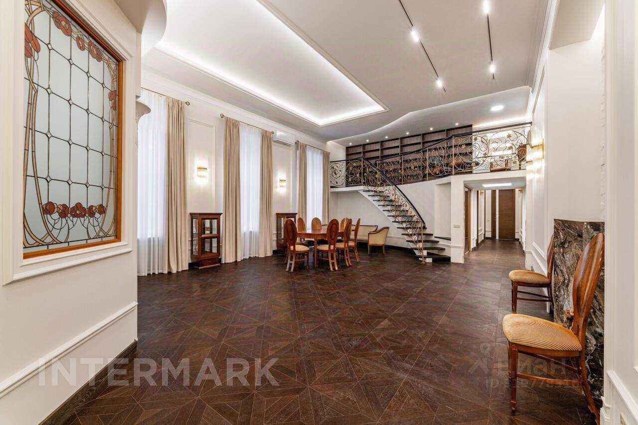 4-комнатная квартира, 190 м²