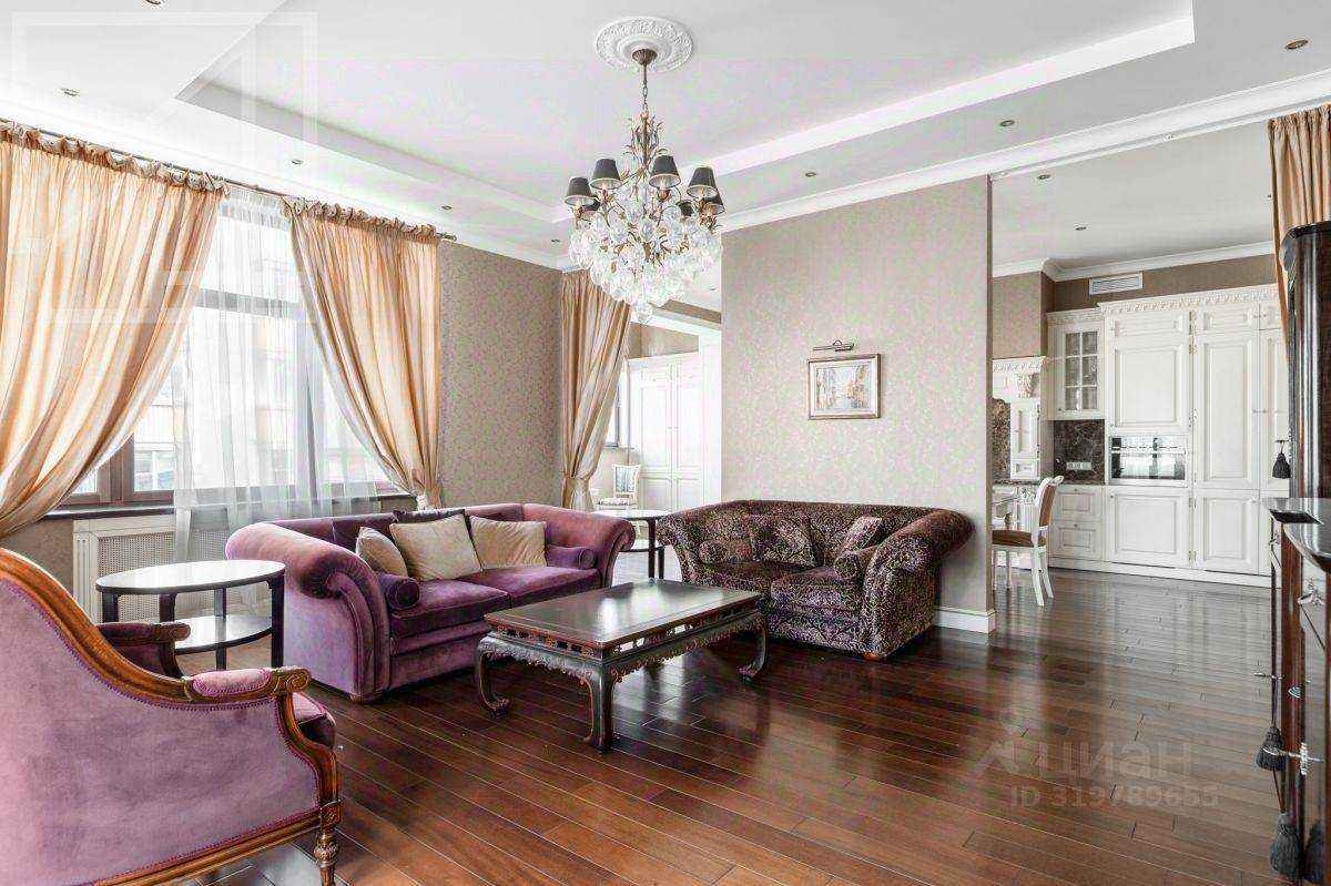 5-комнатная квартира, 220 м²