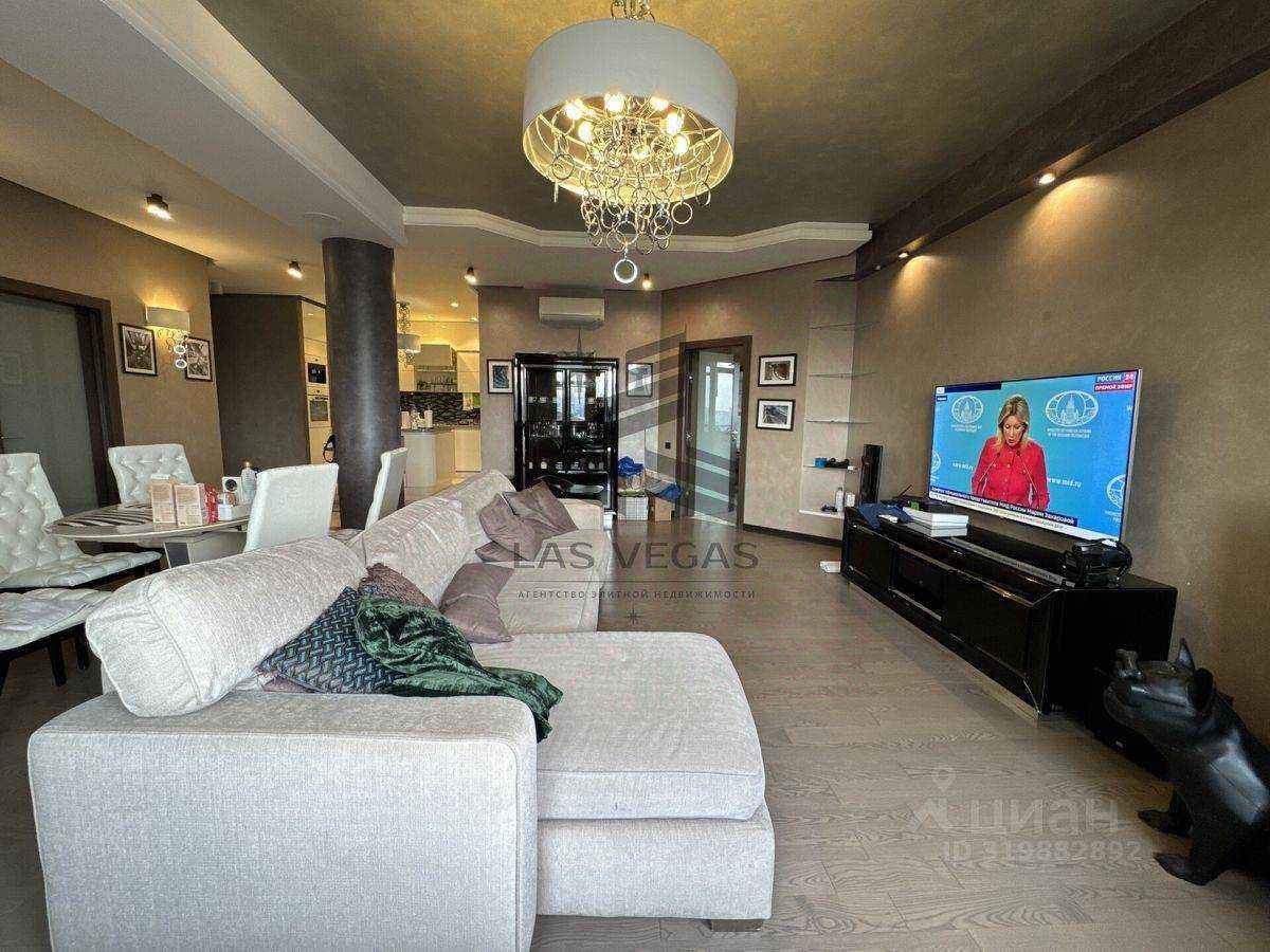 4-комнатная квартира, 140 м²
