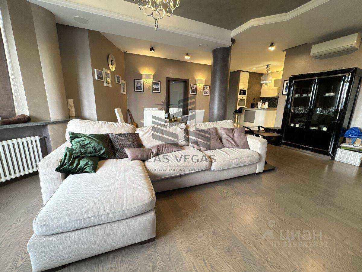 4-комнатная квартира, 140 м² — фотография 2