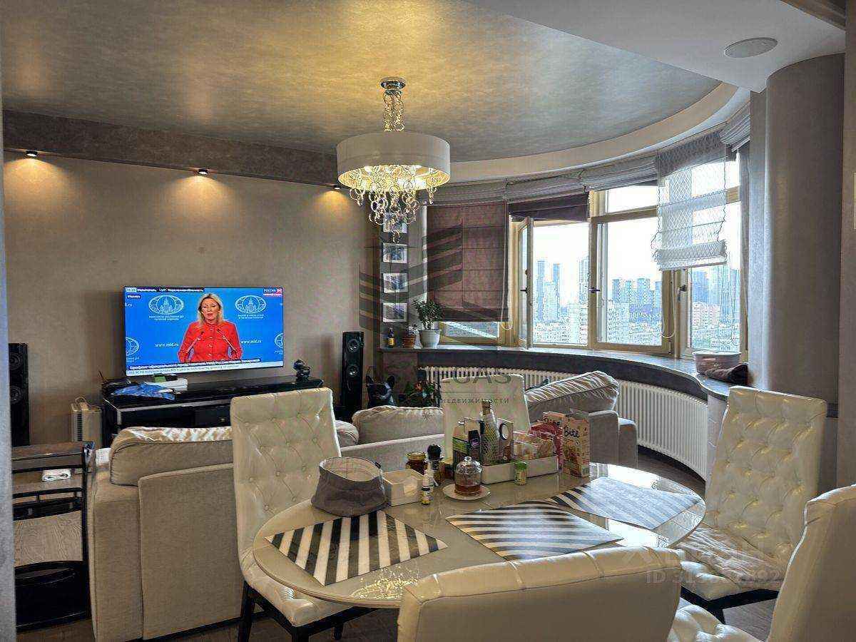 4-комнатная квартира, 140 м² — фотография 3