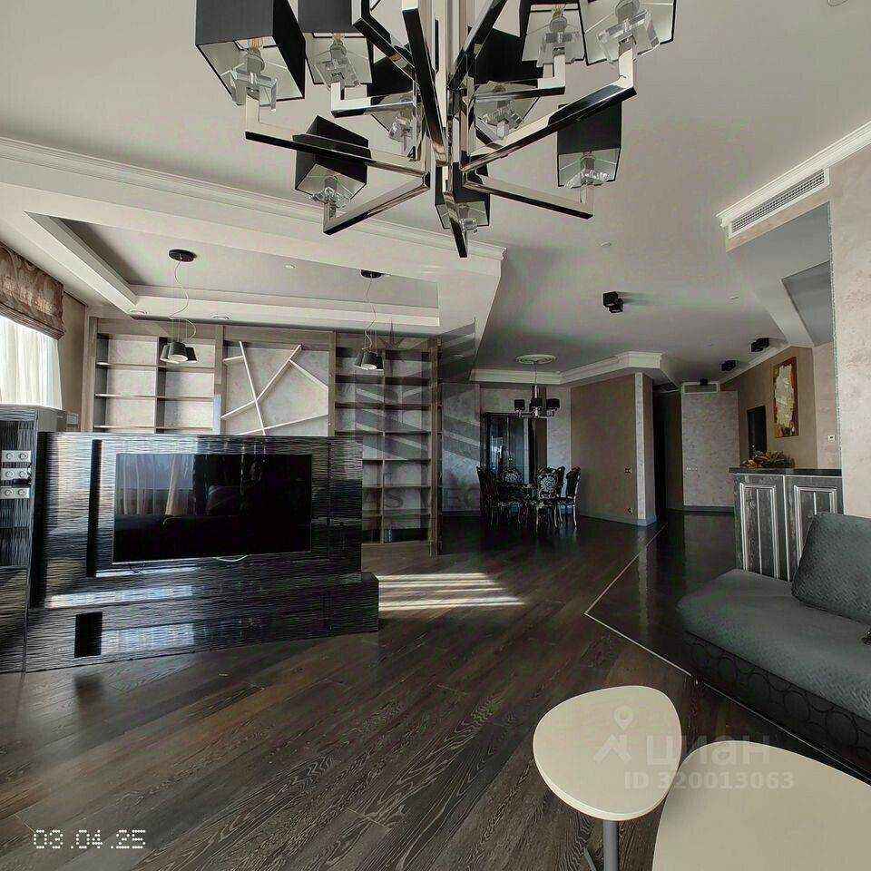 4-комнатная квартира, 220 м² — фотография 3