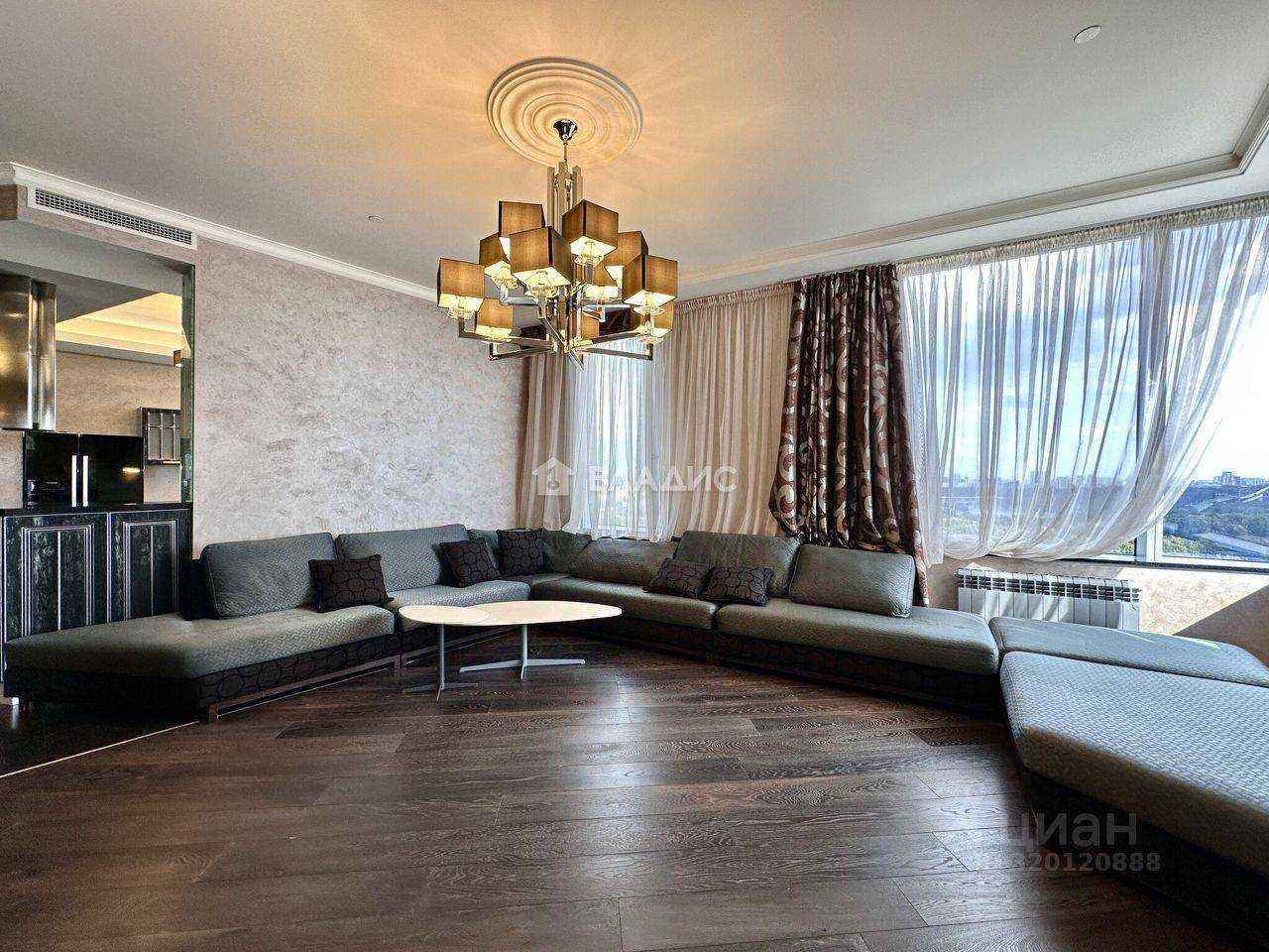 4-комнатная квартира, 210 м² — фотография 3