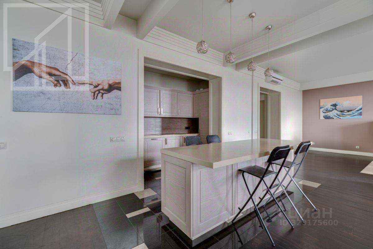 4-комнатная квартира, 190 м² — фотография 2