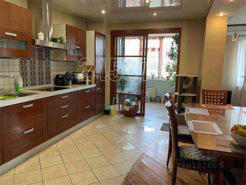 4-комнатная квартира, 140 м² — фотография 3