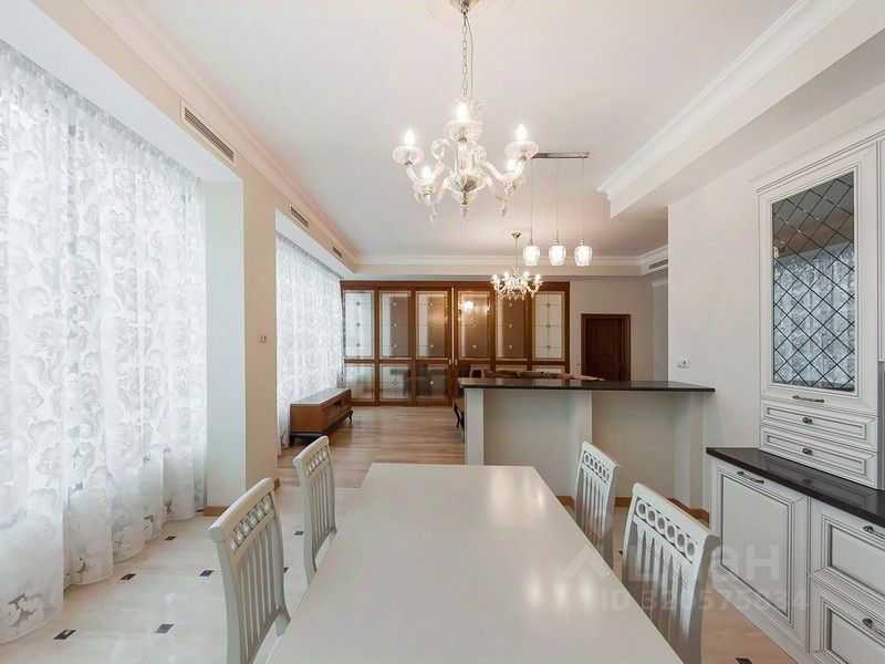 5-комнатная квартира, 198 м²