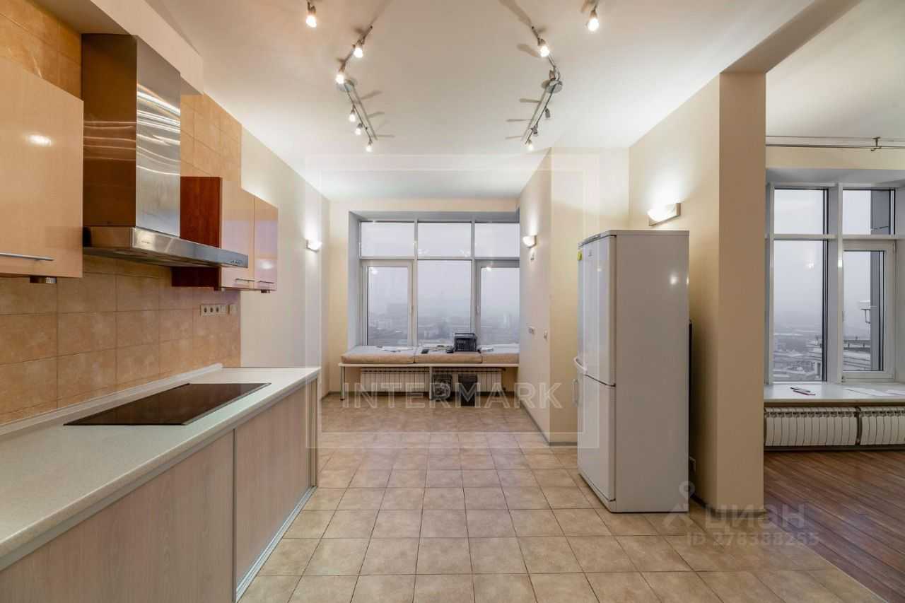 4-комнатная квартира, 200 м² — фотография 2
