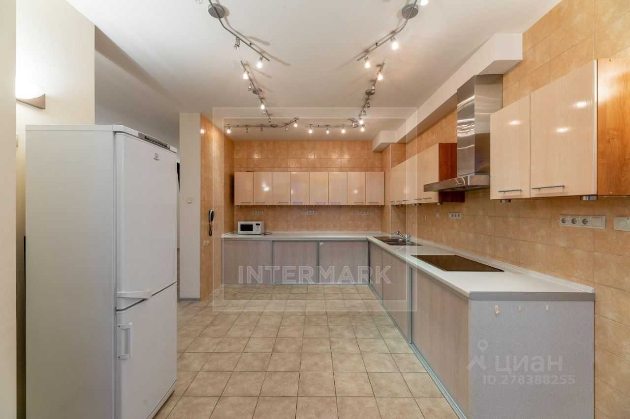 4-комнатная квартира, 200 м² — фотография 3