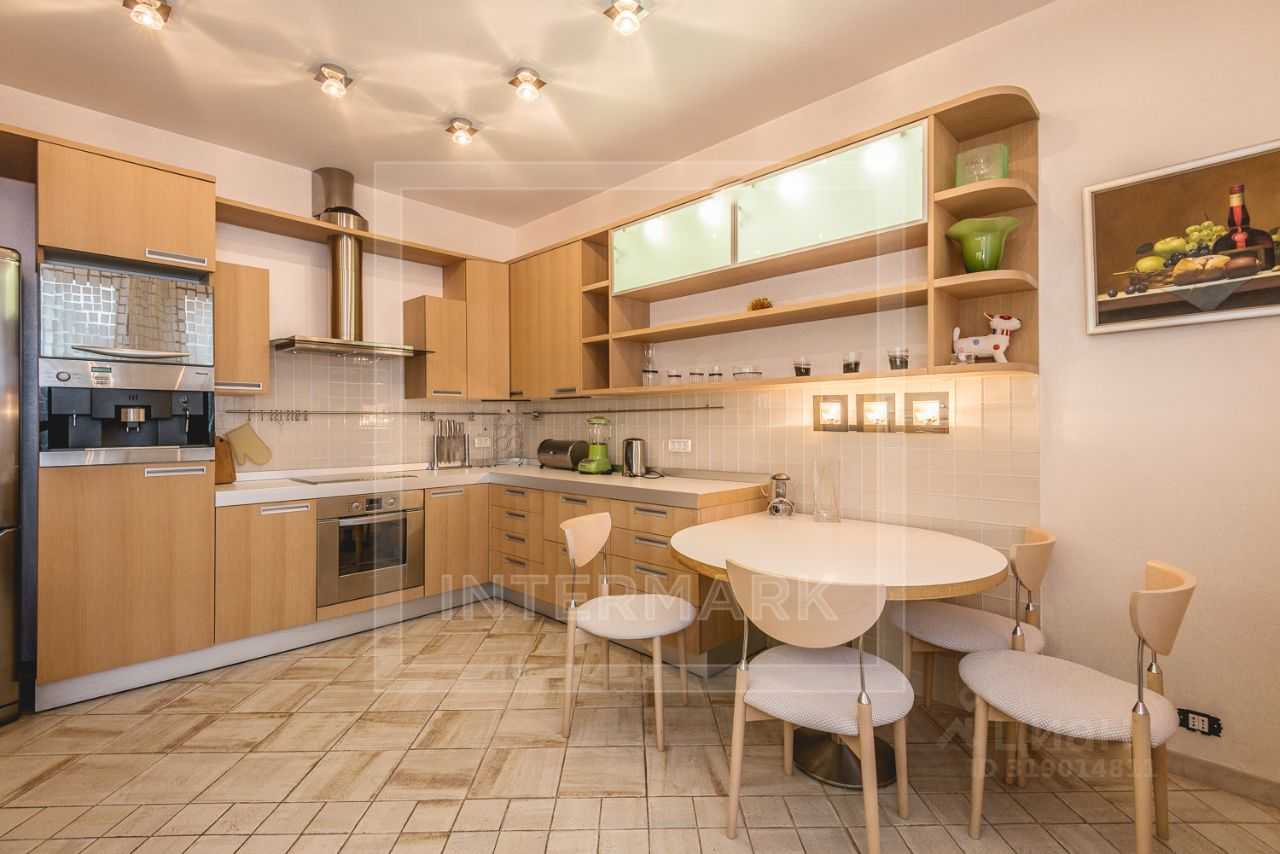 4-комнатная квартира, 220 м² — фотография 3