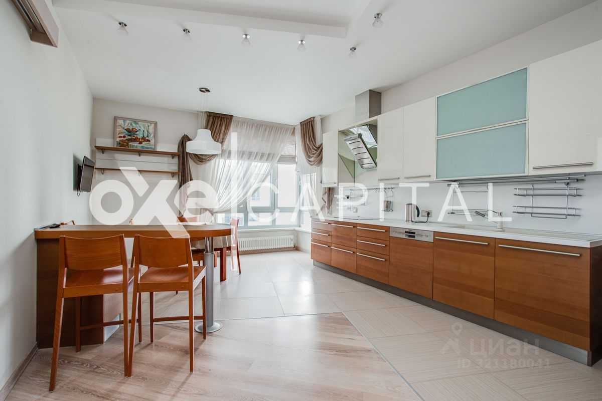 4-комнатная квартира, 190 м²