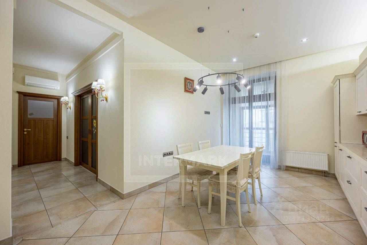 4-комнатная квартира, 164 м² — фотография 2