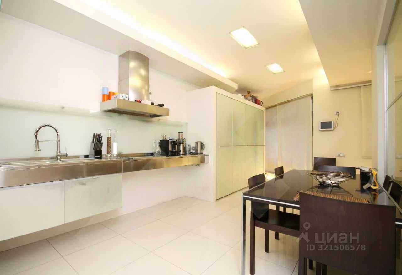 4-комнатная квартира, 150 м²