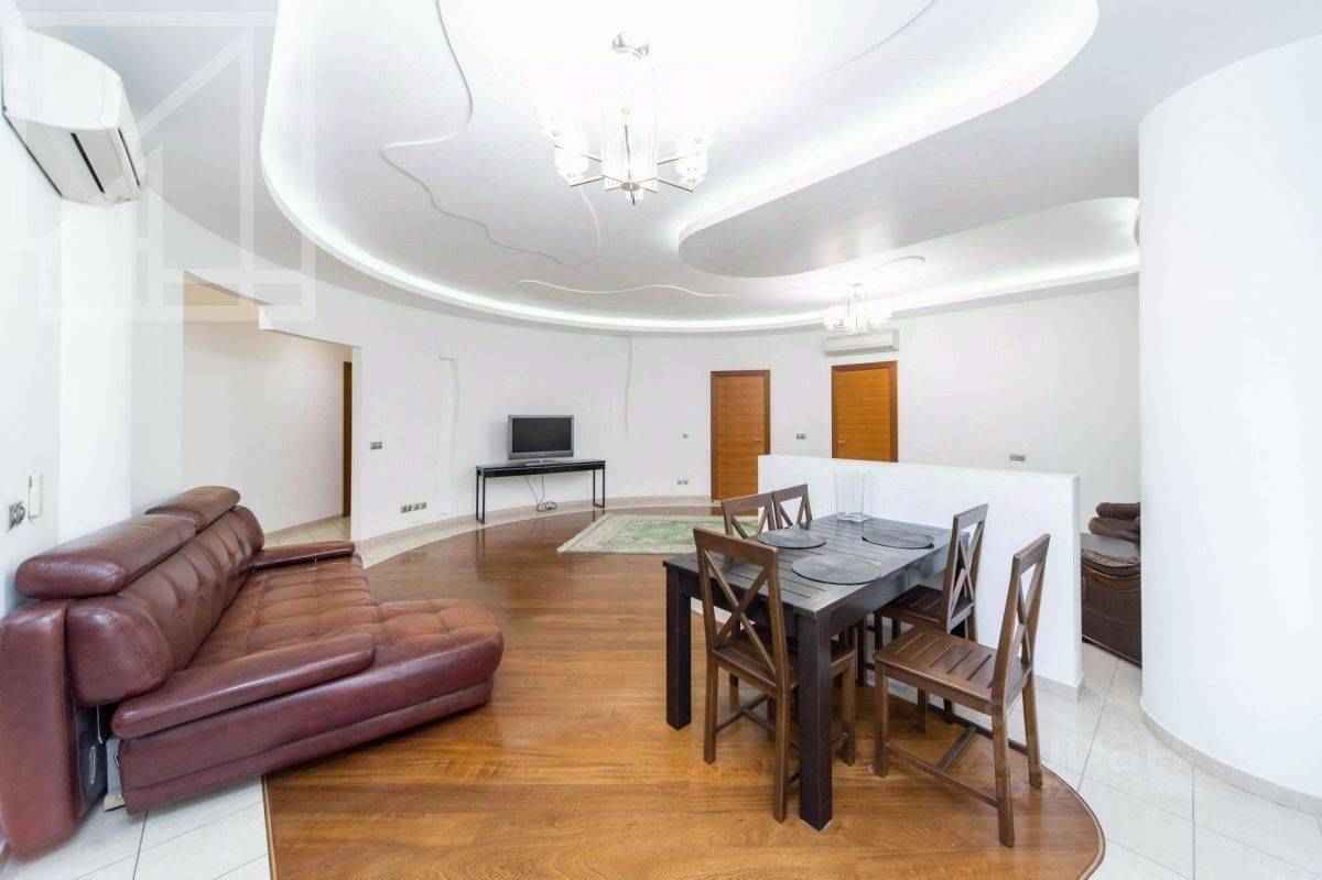 4-комнатная квартира, 190 м² — фотография 2
