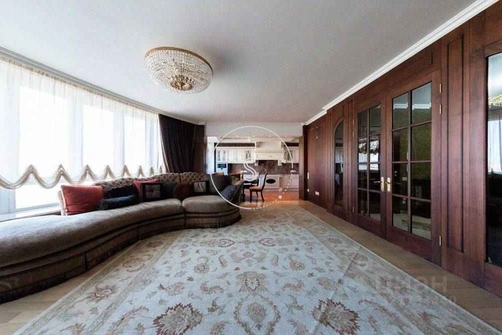5-комнатная квартира, 240 м² — фотография 2