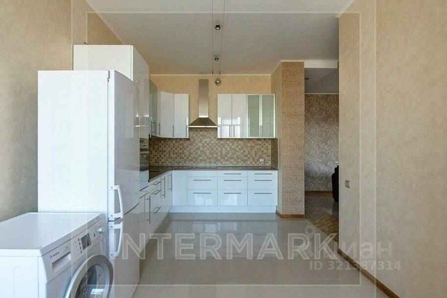 4-комнатная квартира, 140 м² — фотография 2