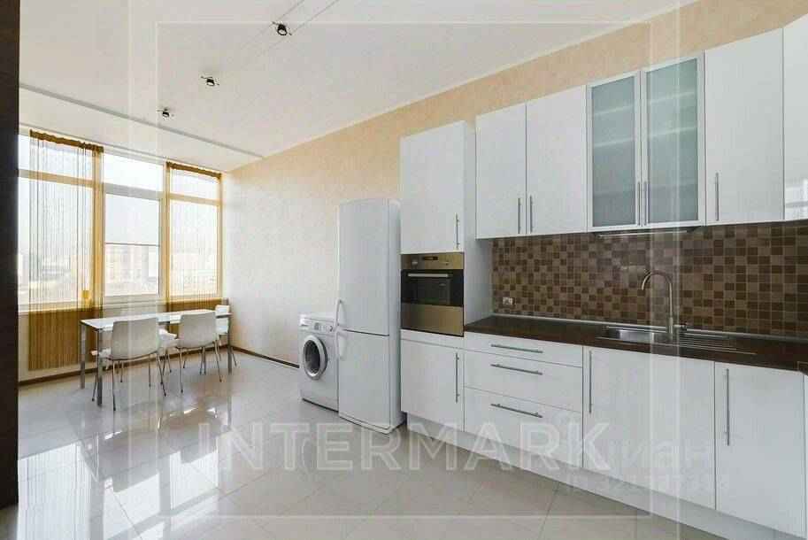 4-комнатная квартира, 140 м² — фотография 3