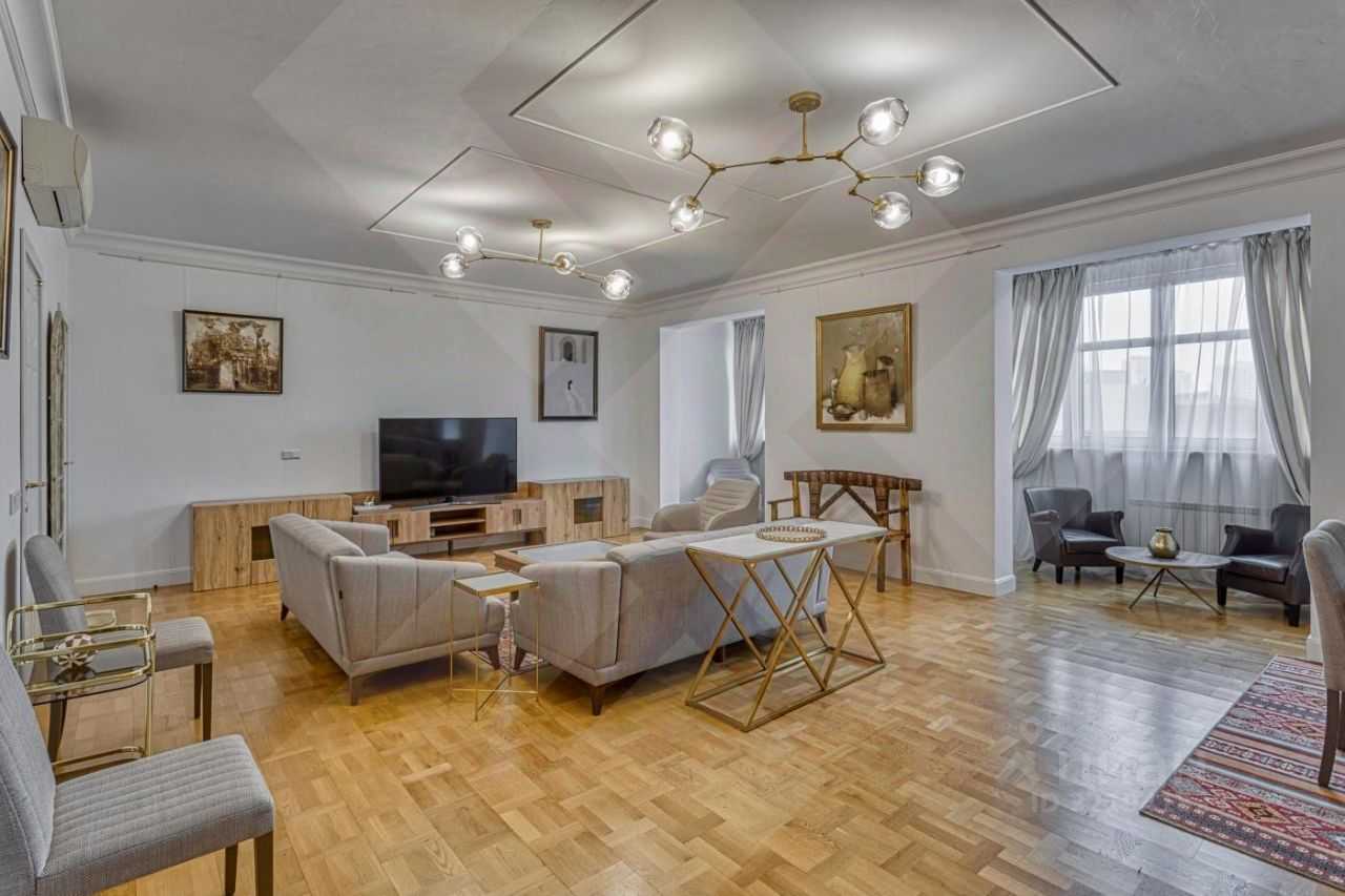 4-комнатная квартира, 210 м²