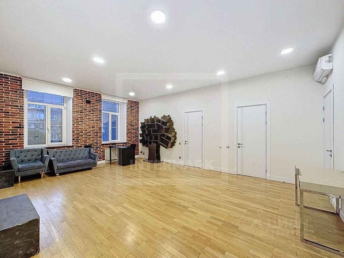 4-комнатная квартира, 140 м²