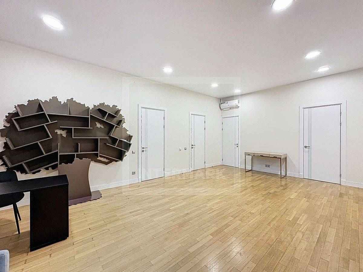 4-комнатная квартира, 140 м² — фотография 2