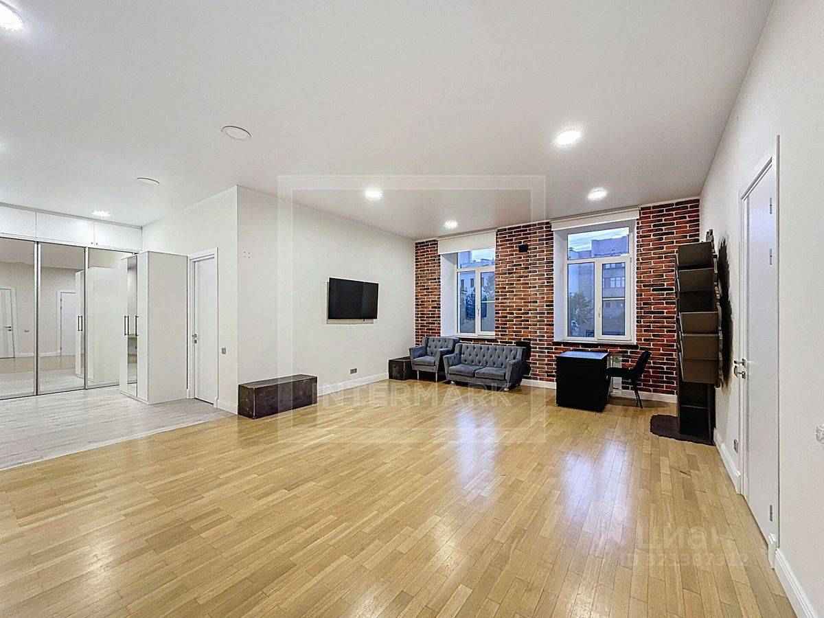 4-комнатная квартира, 140 м² — фотография 3