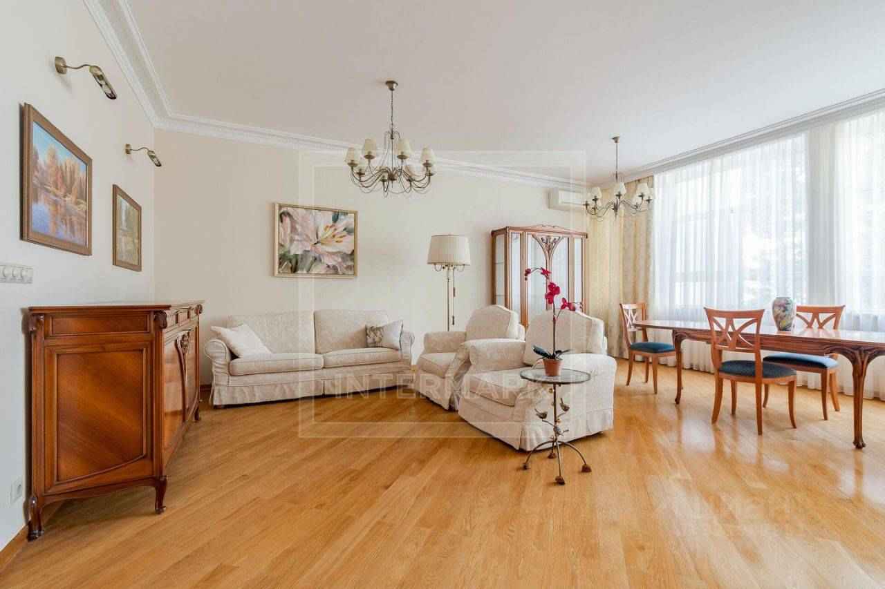 5-комнатная квартира, 230 м²