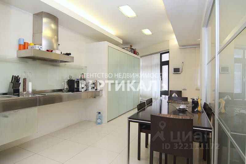 4-комнатная квартира, 150 м²