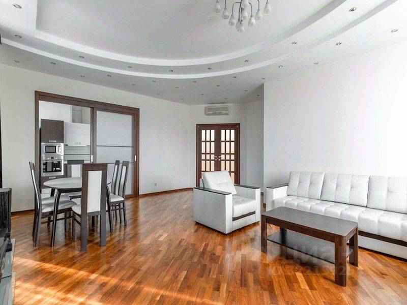 5-комнатная квартира, 211 м²
