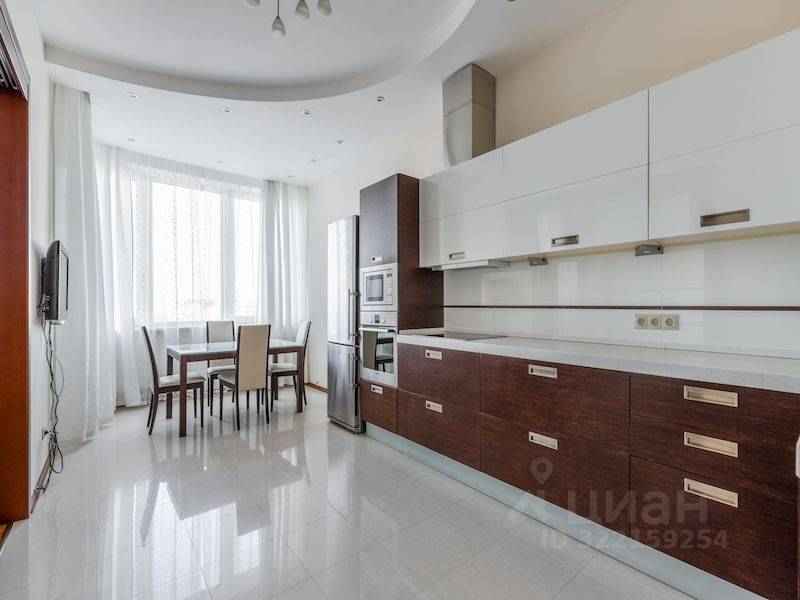 5-комнатная квартира, 211 м² — фотография 2