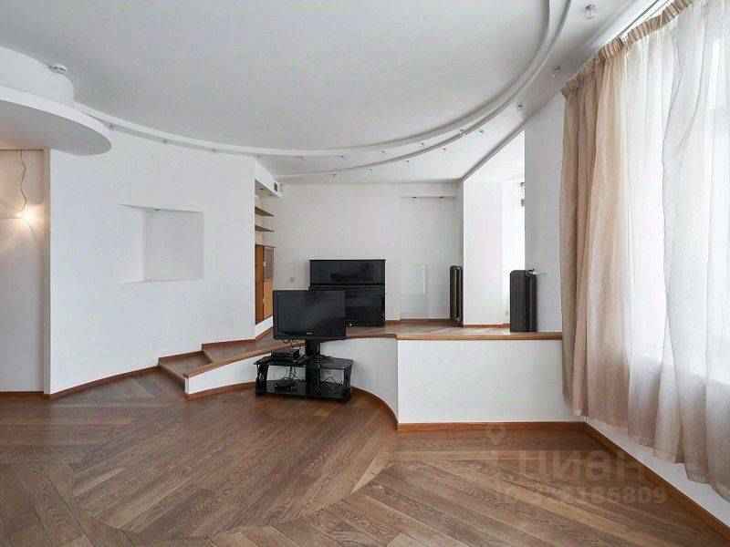 4-комнатная квартира, 200 м² — фотография 2