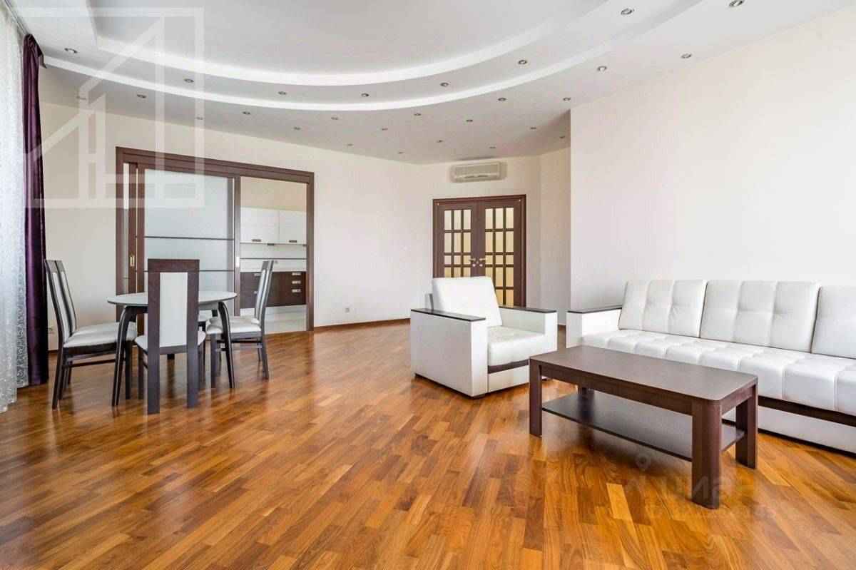 5-комнатная квартира, 210 м²